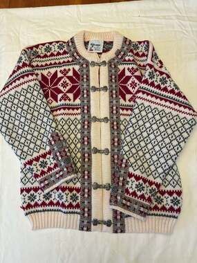 Vintage Voss Pure New Wool Nordic Cardigan Made in Norway - Size 40 S